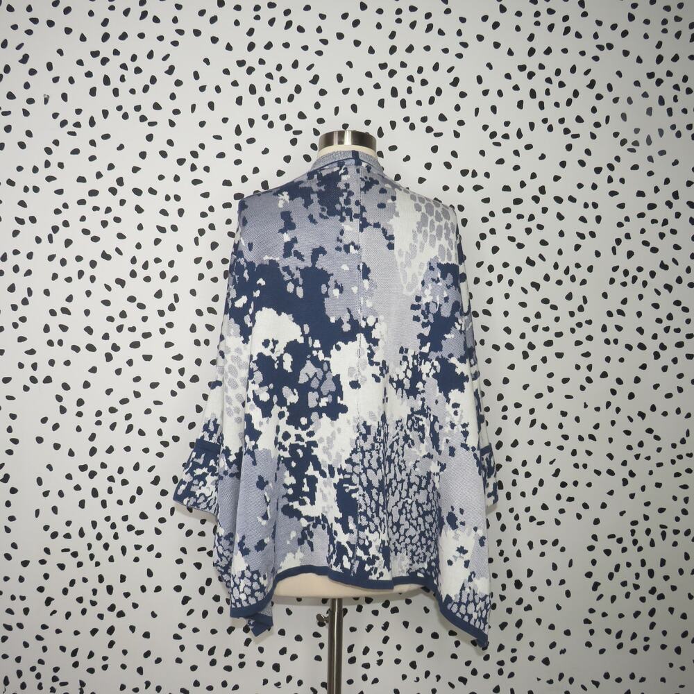 Marla Wynne Blue Abstract Print Open Front Sweater Cardigan - Picture 5 of 10